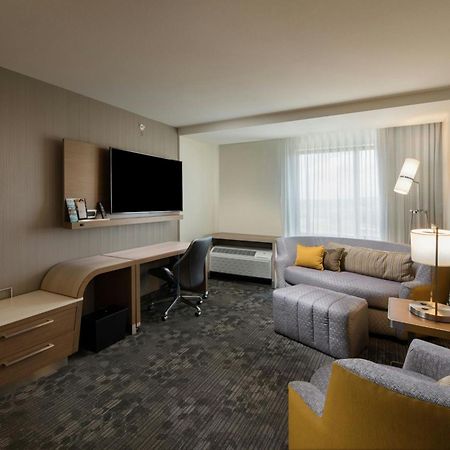 คอร์ตยาร์ด รัสเซลวิลล์ Hotel รัสเซลล์วิลล์ ภายนอก รูปภาพ