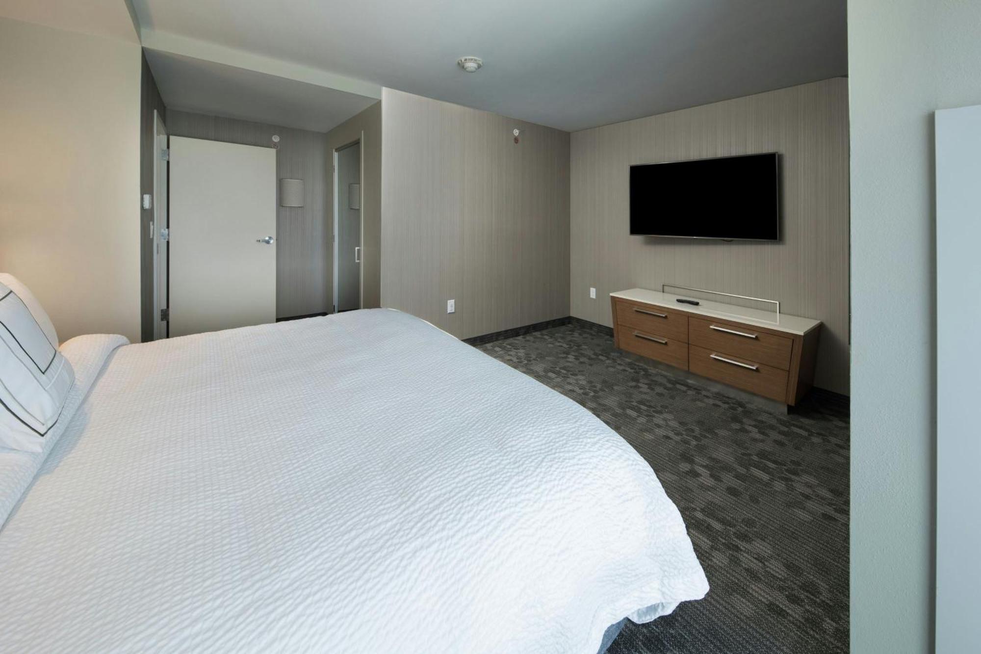 คอร์ตยาร์ด รัสเซลวิลล์ Hotel รัสเซลล์วิลล์ ภายนอก รูปภาพ