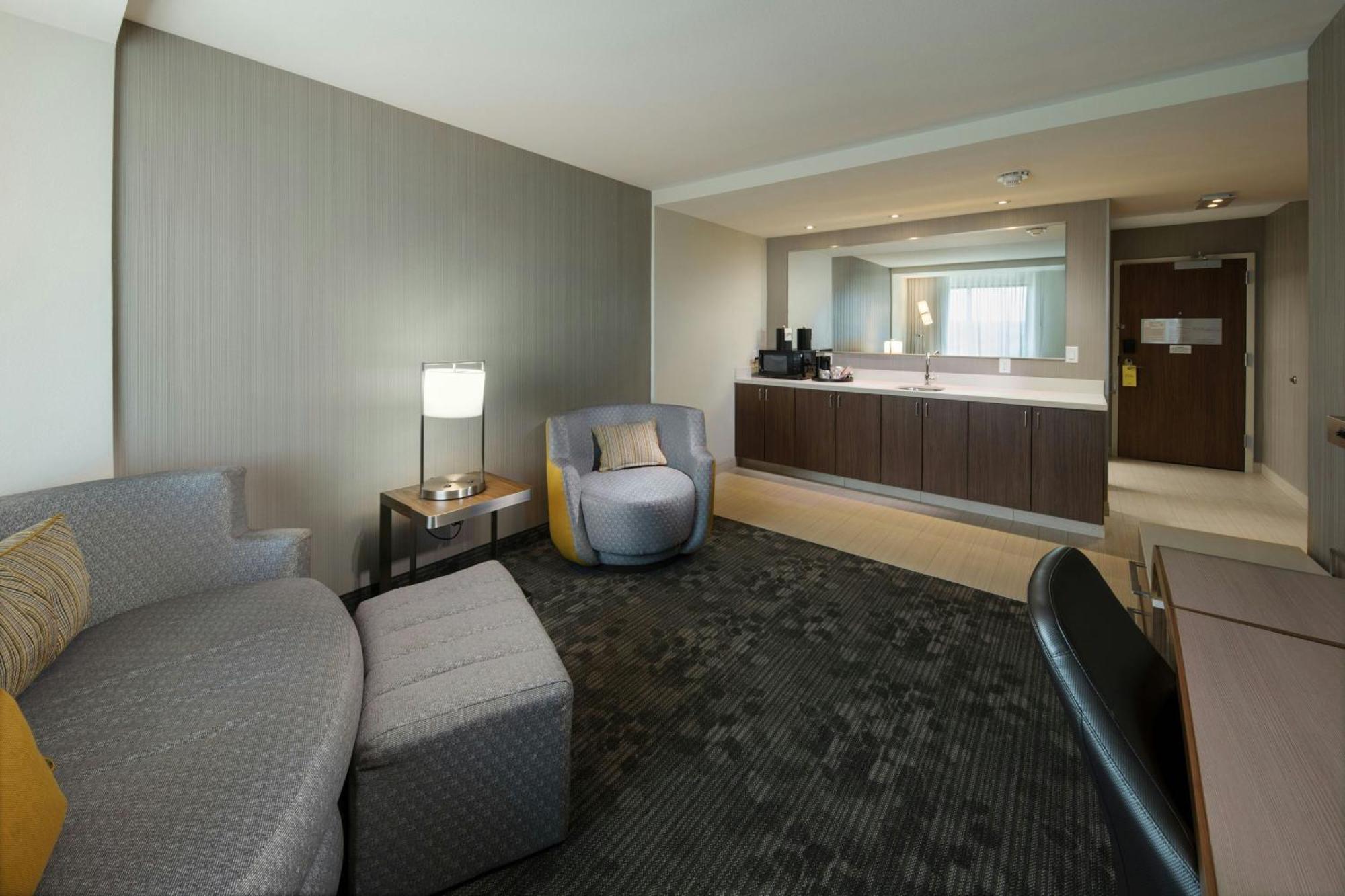 คอร์ตยาร์ด รัสเซลวิลล์ Hotel รัสเซลล์วิลล์ ภายนอก รูปภาพ