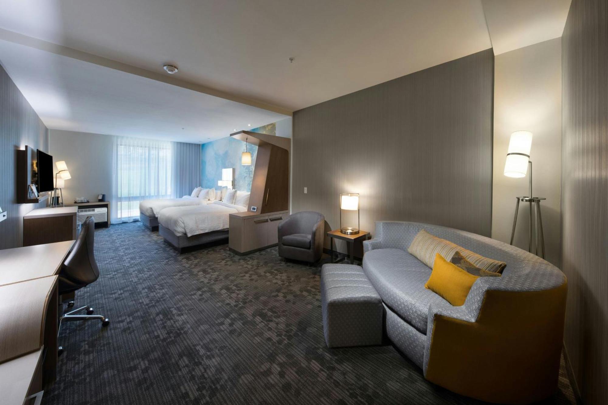 คอร์ตยาร์ด รัสเซลวิลล์ Hotel รัสเซลล์วิลล์ ภายนอก รูปภาพ