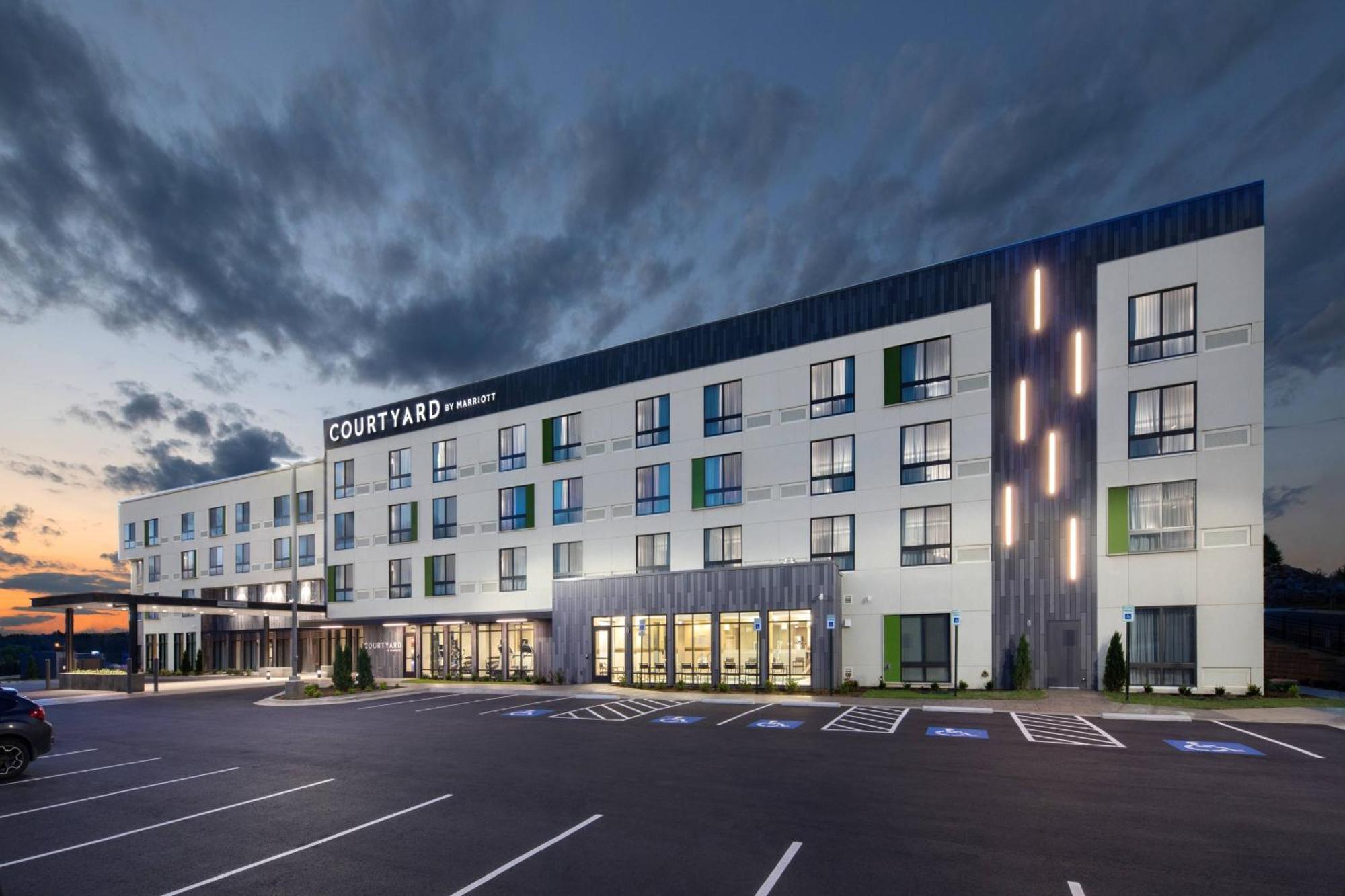 คอร์ตยาร์ด รัสเซลวิลล์ Hotel รัสเซลล์วิลล์ ภายนอก รูปภาพ